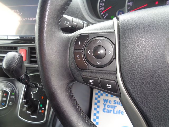 TOYOTA NOAH 2015 Image 31