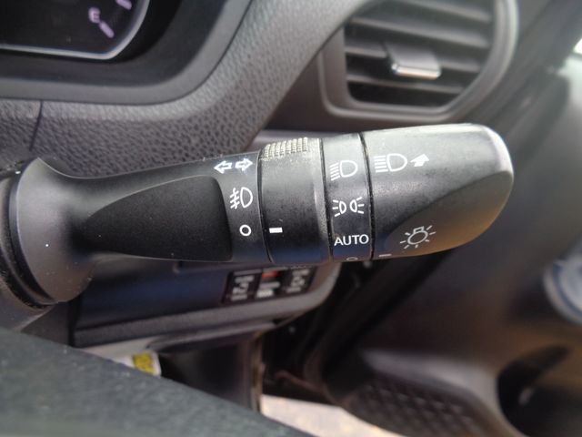 TOYOTA NOAH 2015 Image 31