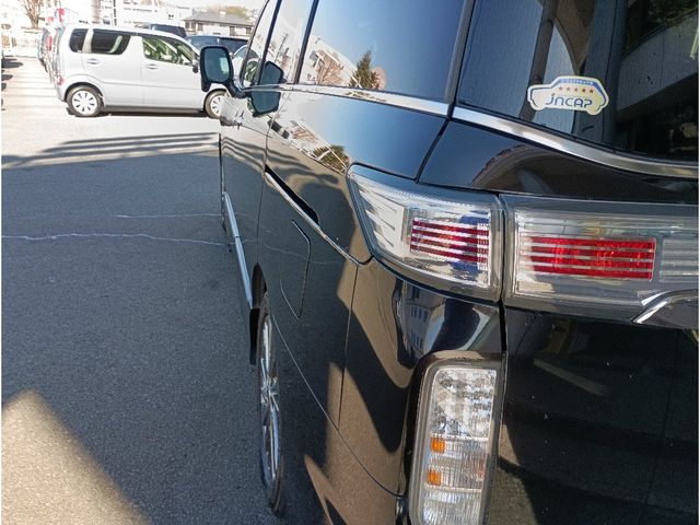 NISSAN ELGRAND 2014 Image 31