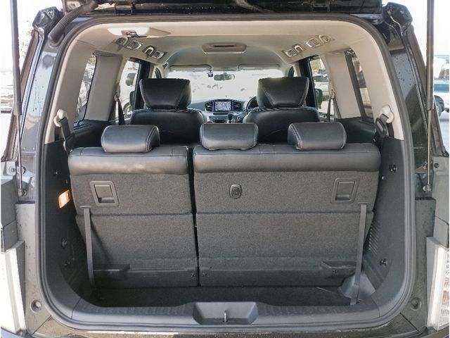 NISSAN ELGRAND 2014 Image 31