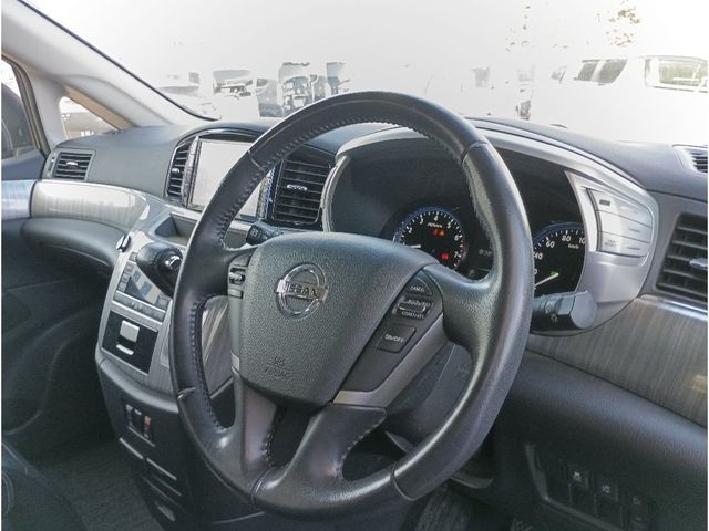 NISSAN ELGRAND 2014 Image 31