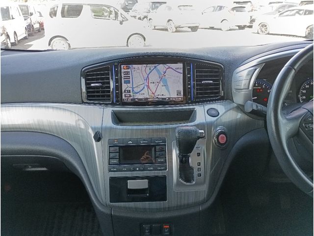 NISSAN ELGRAND 2014 Image 31
