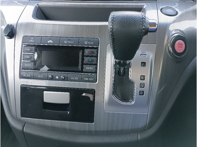 NISSAN ELGRAND 2014 Image 31