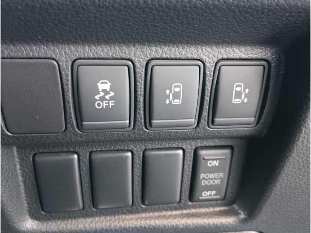 NISSAN ELGRAND 2014 Image 31