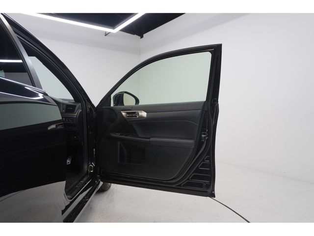 TOYOTA LEXUS CT200H 2018 Image 31