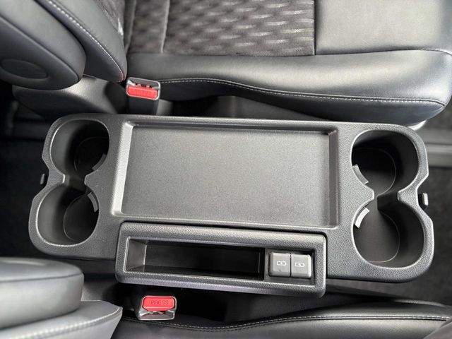 TOYOTA NOAH 2023 Image 31