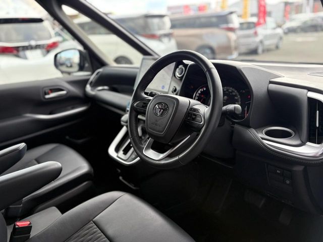 TOYOTA NOAH 2023 Image 31