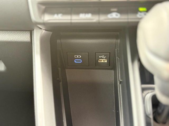 TOYOTA NOAH 2023 Image 31