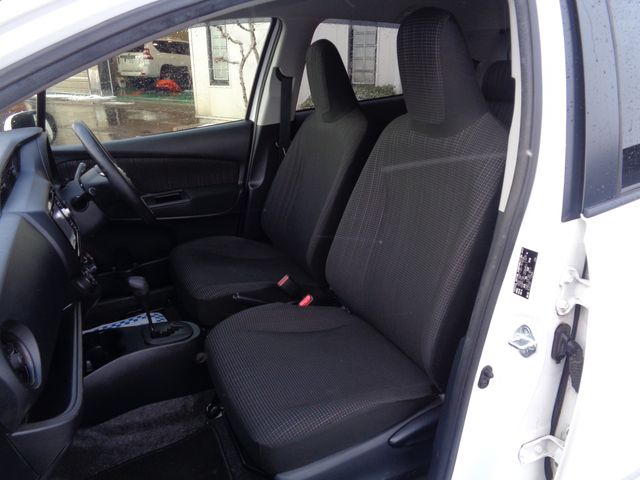 TOYOTA VITZ  4WD 2018 Image 31