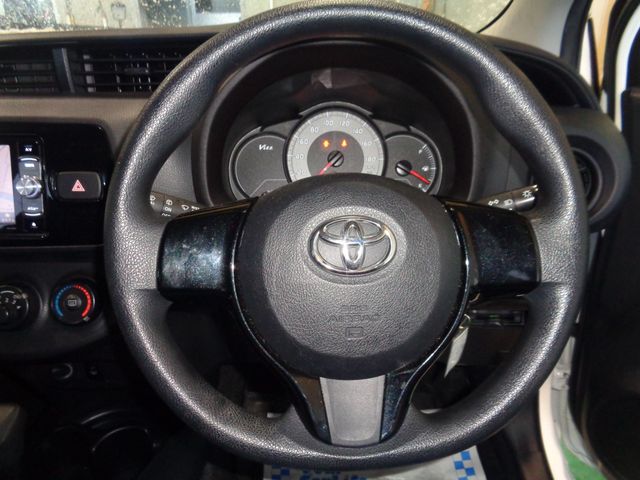 TOYOTA VITZ  4WD 2018 Image 31