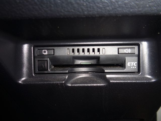 TOYOTA VITZ  4WD 2018 Image 31