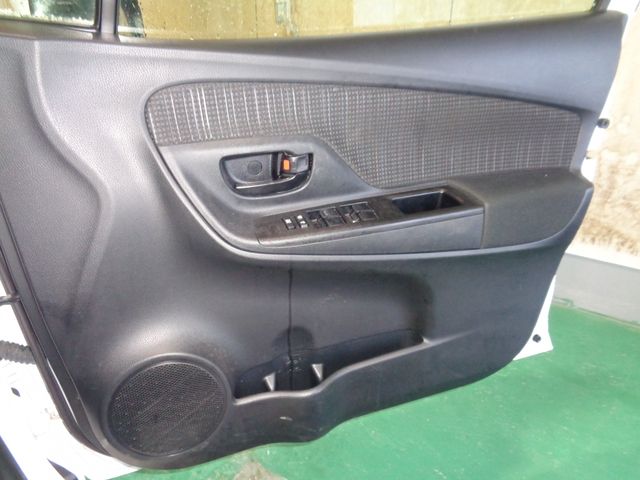 TOYOTA VITZ  4WD 2018 Image 31