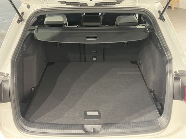 VOLKSWAGEN GOLF VARI 2023 Image 31