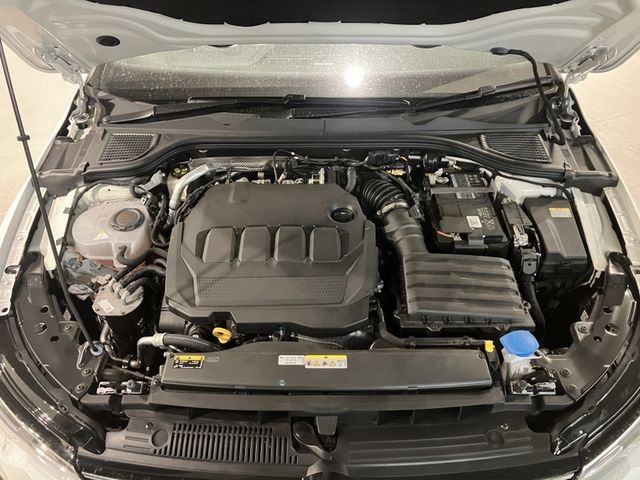 VOLKSWAGEN GOLF VARI 2023 Image 31