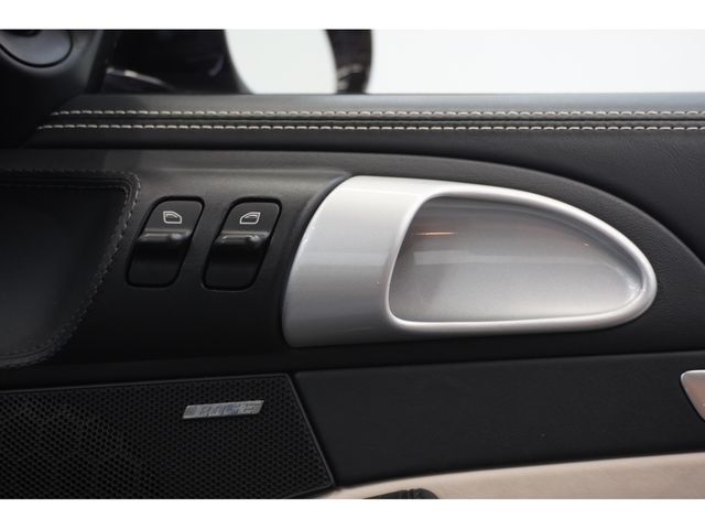 PORSCHE 911 2012 Image 31