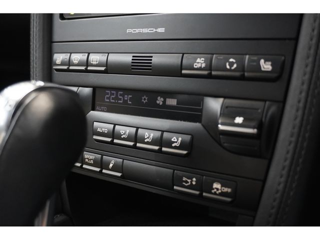 PORSCHE 911 2012 Image 31