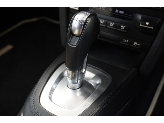 PORSCHE 911 2012 Image 31