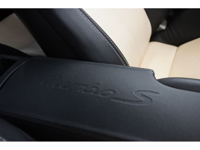 PORSCHE 911 2012 Image 31