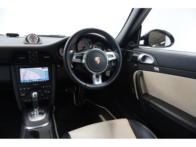 PORSCHE 911 2012 Image 31