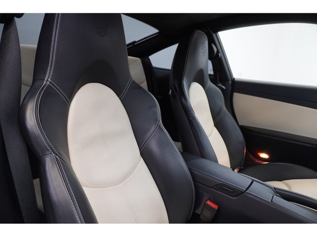 PORSCHE 911 2012 Image 31