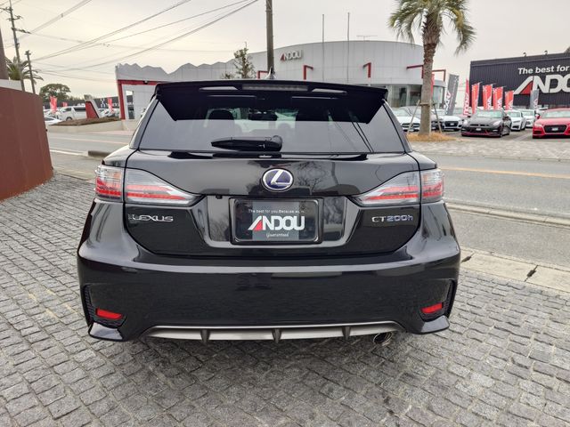 TOYOTA LEXUS CT200H 2016 Image 31