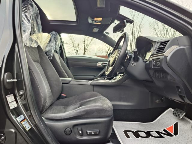 TOYOTA LEXUS CT200H 2016 Image 31