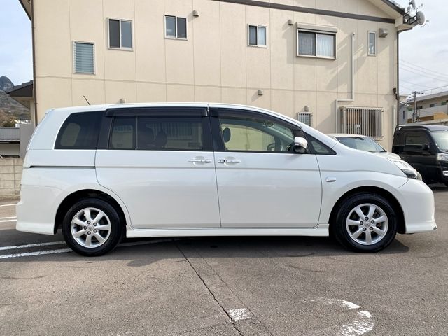 TOYOTA ISIS 2016 Image 31