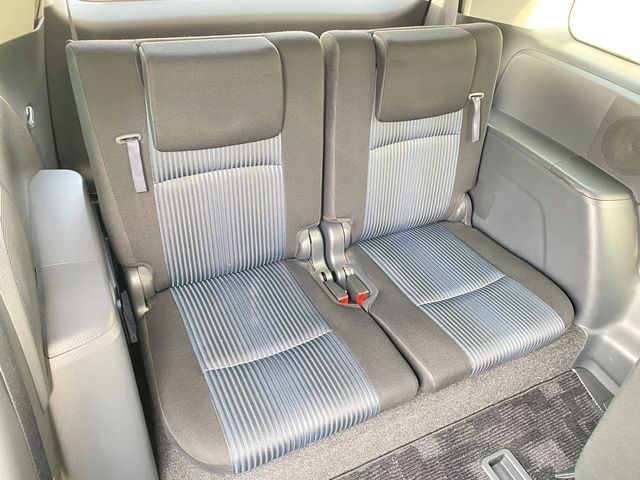 TOYOTA ISIS 2016 Image 31