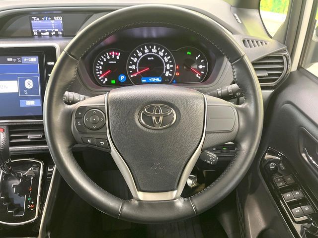 TOYOTA VOXY 2019 Image 31