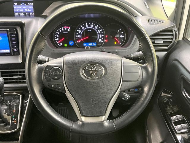 TOYOTA VOXY 2018 Image 31