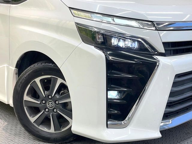 TOYOTA VOXY 2018 Image 31