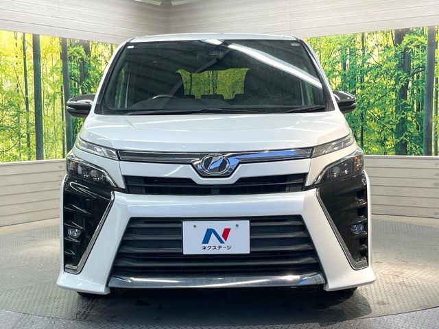 TOYOTA VOXY 2018 Image 31