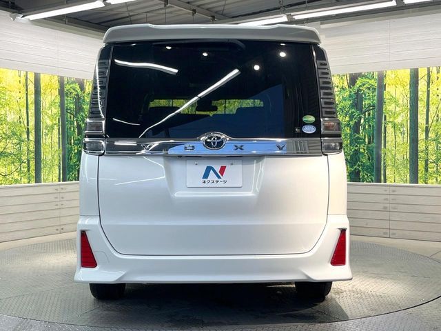 TOYOTA VOXY 2018 Image 31