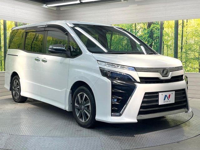 TOYOTA VOXY 2018 Image 31