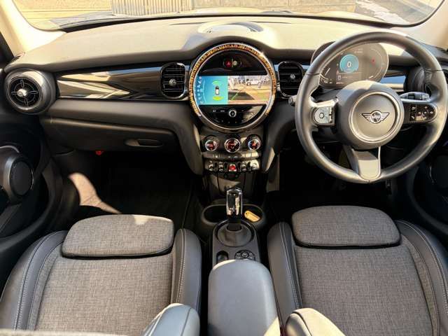 BMW MINI COOPER SD 5DOOR 2022 Image 31