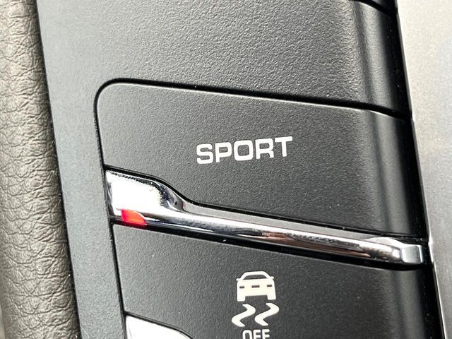 PORSCHE MACAN 2016 Image 31