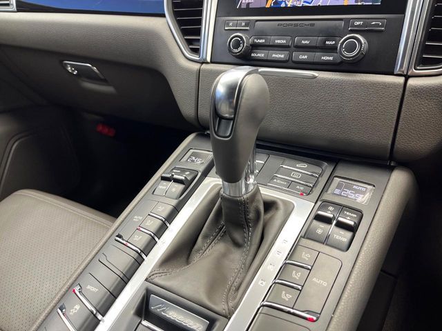 PORSCHE MACAN 2016 Image 31