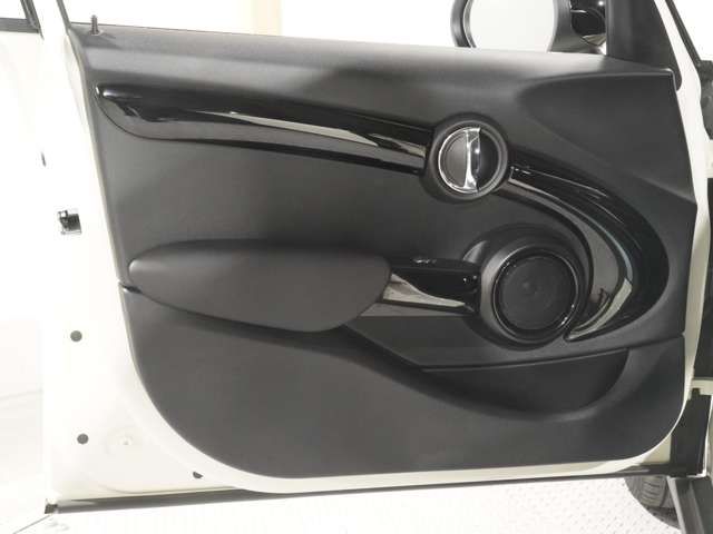 BMW MINI COOPER D 5DOOR 2021 Image 31