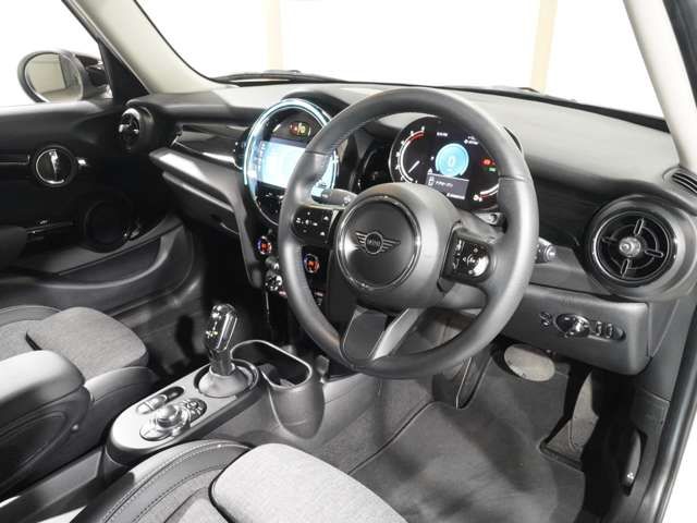 BMW MINI COOPER D 5DOOR 2021 Image 31