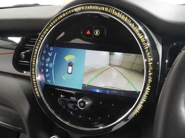 BMW MINI COOPER SD 5DOOR 2023 Image 31