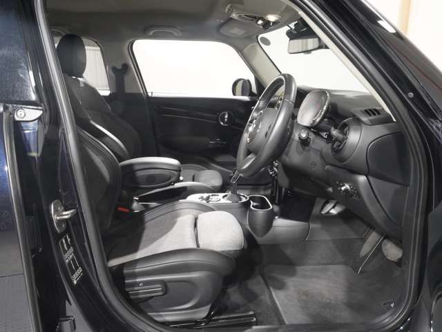 BMW MINI COOPER SD 5DOOR 2023 Image 31