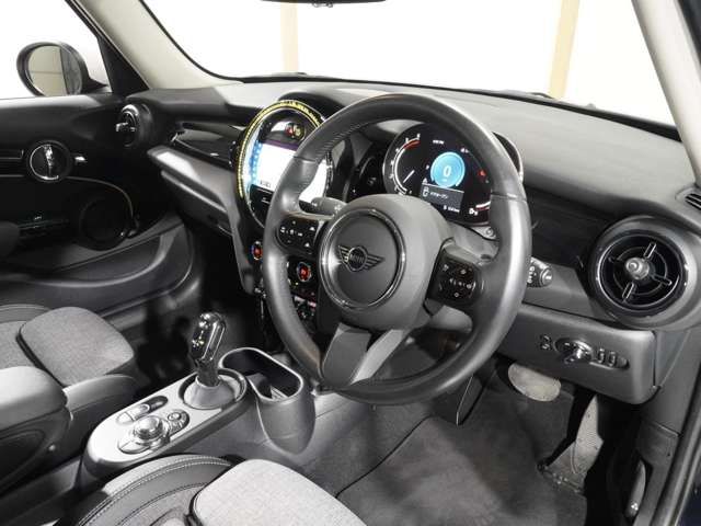 BMW MINI COOPER SD 5DOOR 2023 Image 31