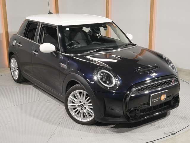 BMW MINI COOPER SD 5DOOR 2023 Image 31