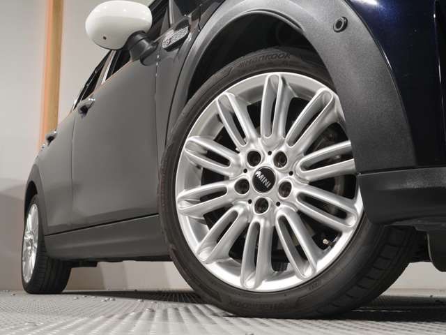 BMW MINI COOPER SD 5DOOR 2023 Image 31