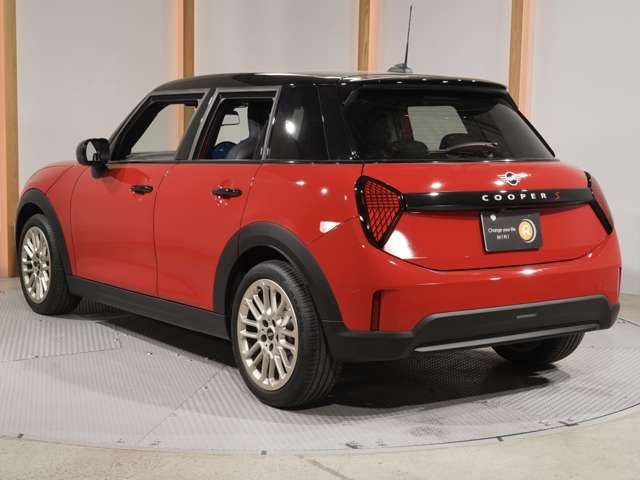BMW MINI COOPER 5DOOR 2024 Image 31