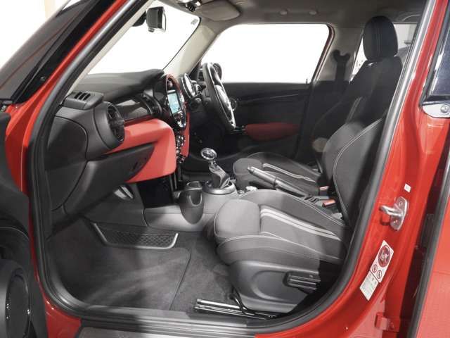 BMW MINI COOPER SD 5 2016 Image 31