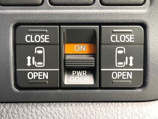 TOYOTA VOXY 2015 Image 31