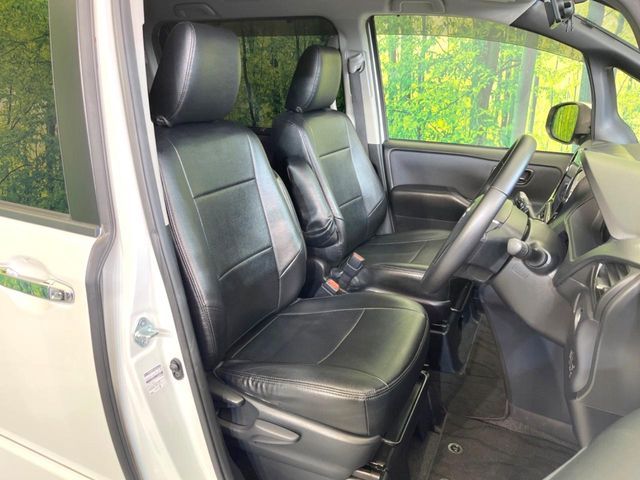 TOYOTA VOXY 2015 Image 31