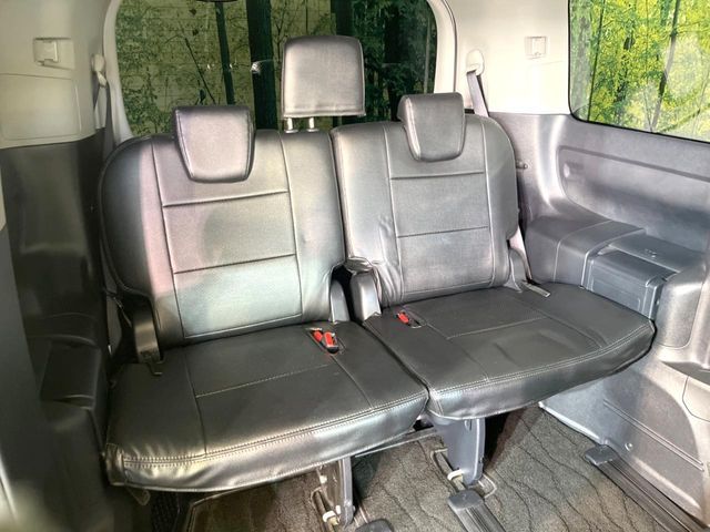 TOYOTA VOXY 2015 Image 31