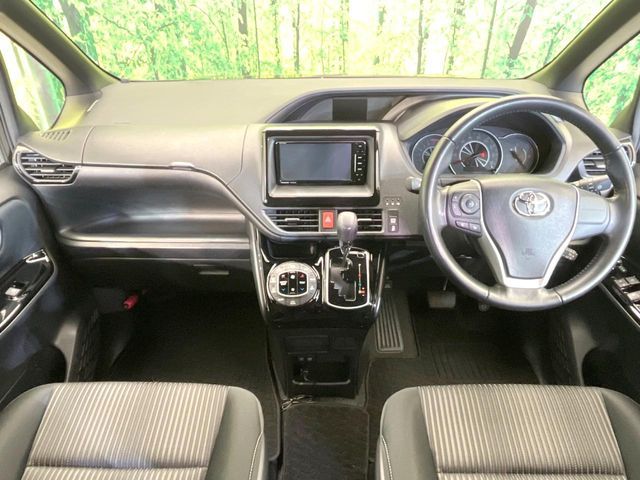 TOYOTA VOXY 2017 Image 31